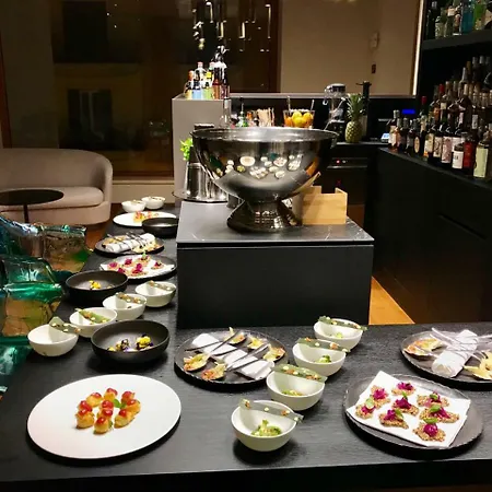 Baca Suites, Restaurant & Bar